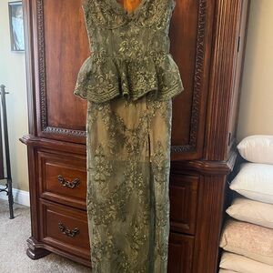 V. Chapman Green Lace Gown